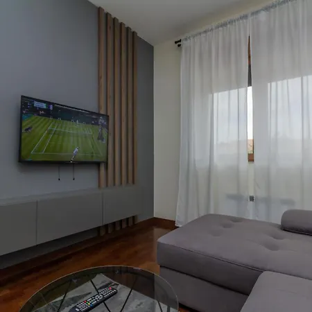 Gray J زلاتيبور